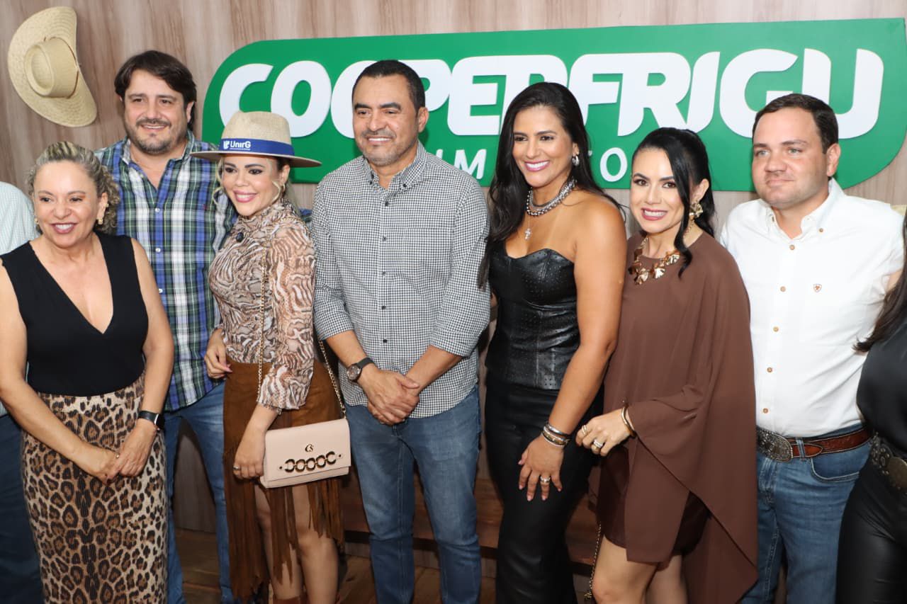 Eduardo Fortes recebe governador Wanderlei Barbosa ao lado da prefeita Josi Nunes na 51ª Expo Gurupi