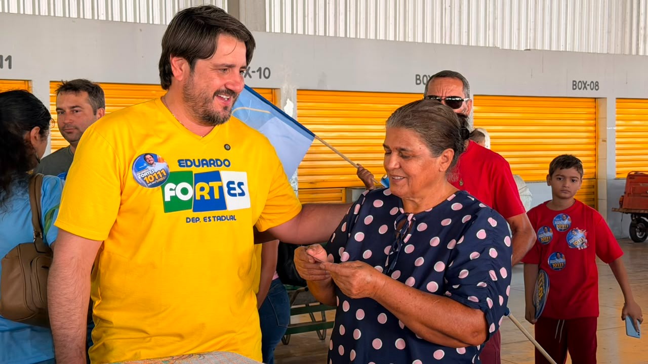 Ao lado do povo: Eduardo Fortes inicia caminhada na tradicional Feira Coberta de Gurupi